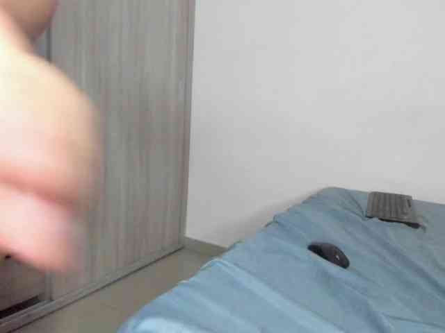 Aaron-AnnCams69 webcam
