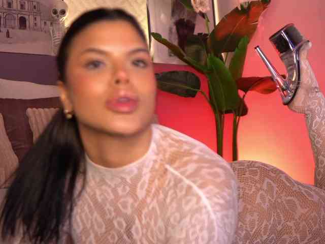 JadaKai webcam