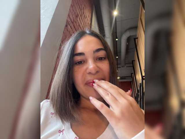 Entra en el chat con el modelo Talilia Talilia