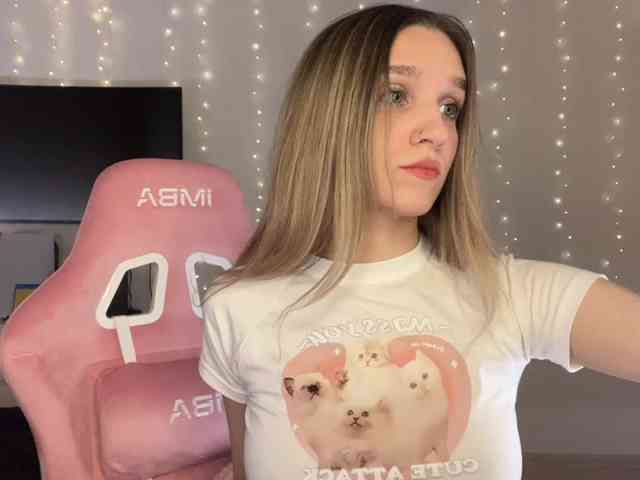 BabyTamagochi webcam