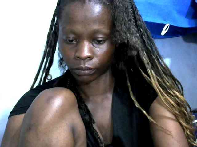 PrettyAlianah webcam