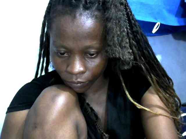 PrettyAlianah webcam