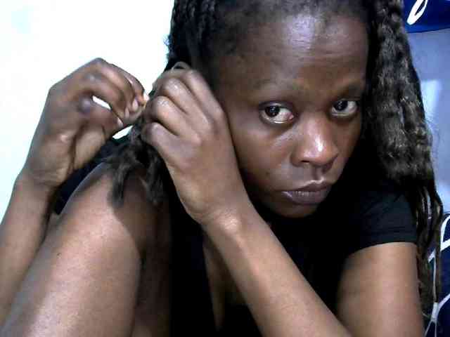 PrettyAlianah webcam