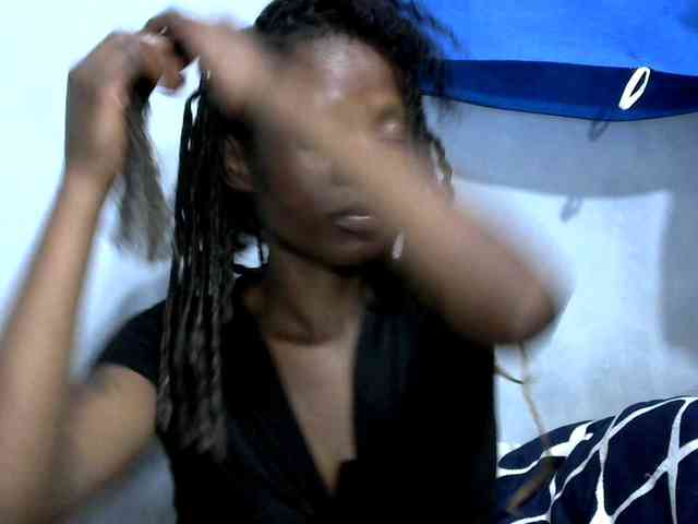 PrettyAlianah webcam