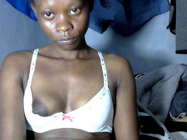 PrettyAlianah webcam