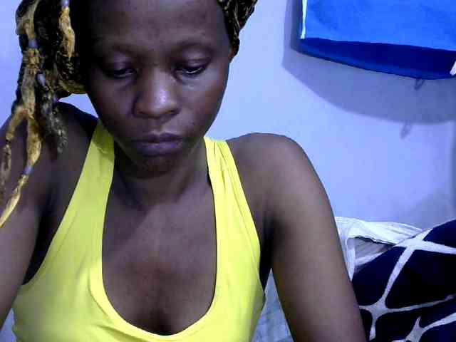 PrettyAlianah webcam