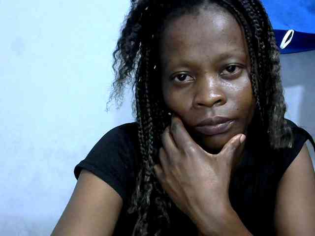 PrettyAlianah webcam