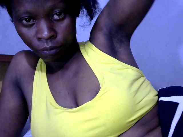 PrettyAlianah webcam