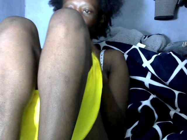 PrettyAlianah webcam