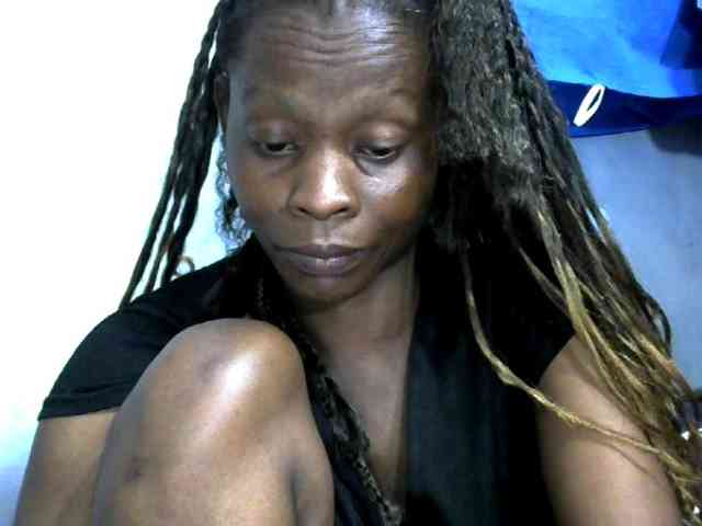 PrettyAlianah webcam