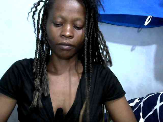 PrettyAlianah webcam