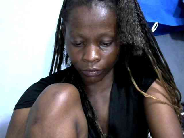 PrettyAlianah webcam