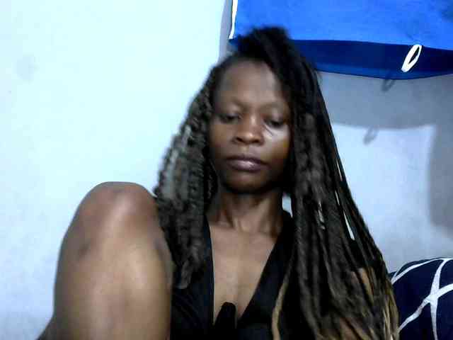 PrettyAlianah webcam