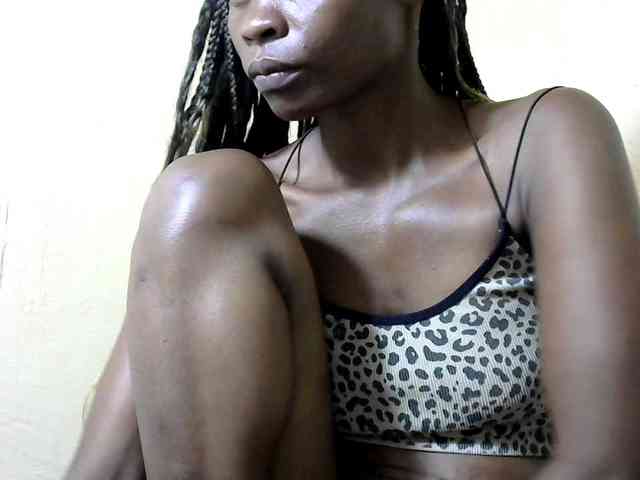 PrettyAlianah webcam