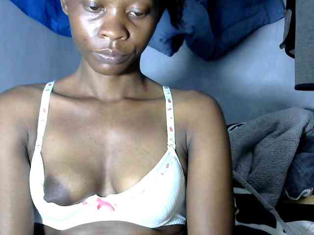 PrettyAlianah webcam