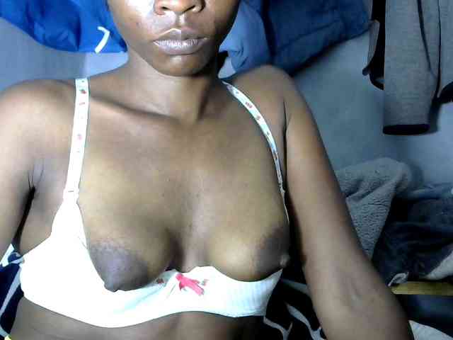 PrettyAlianah webcam