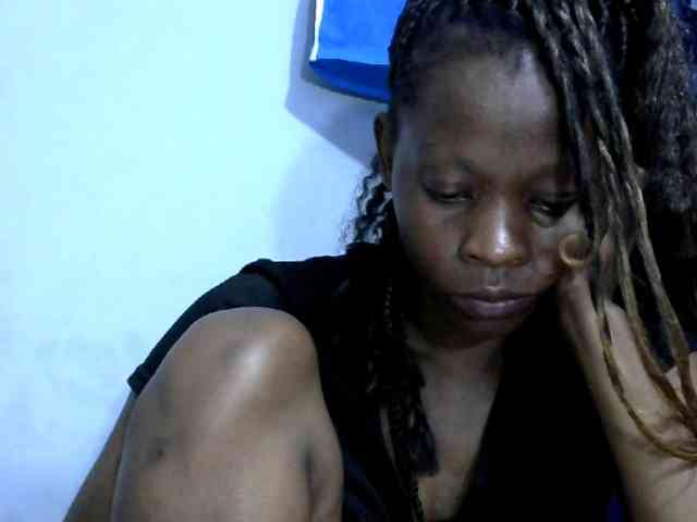 PrettyAlianah webcam