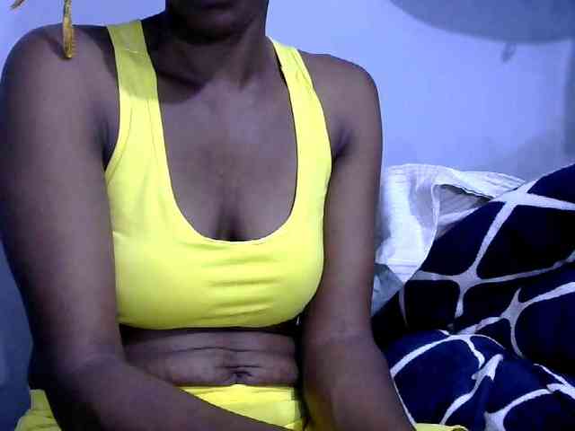 PrettyAlianah webcam