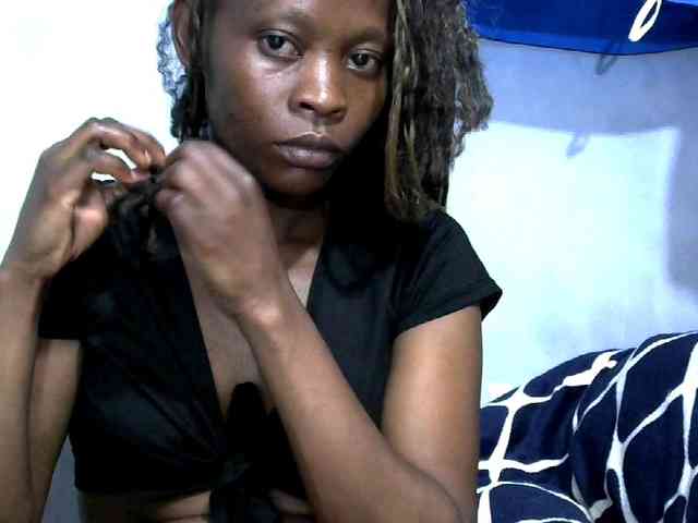 PrettyAlianah webcam