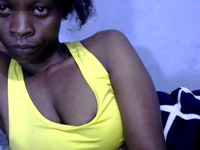 PrettyAlianah webcam