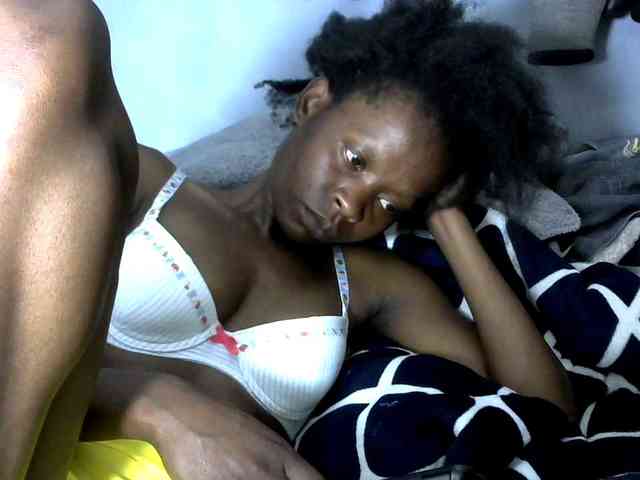 PrettyAlianah webcam