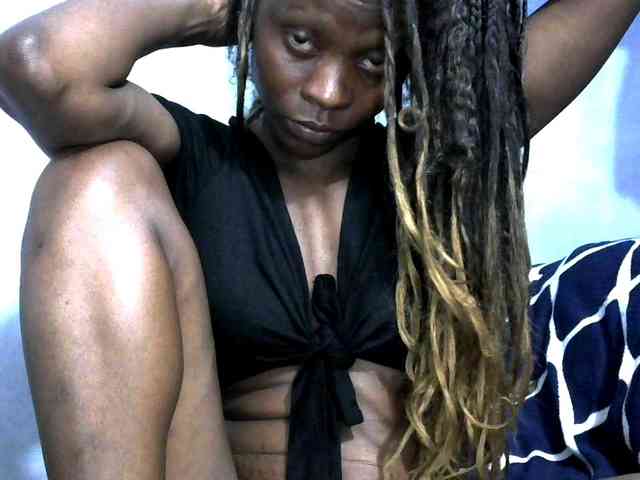 PrettyAlianah webcam