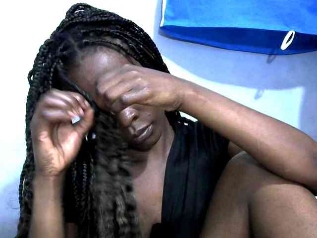 PrettyAlianah webcam