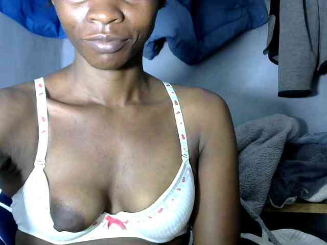 PrettyAlianah webcam