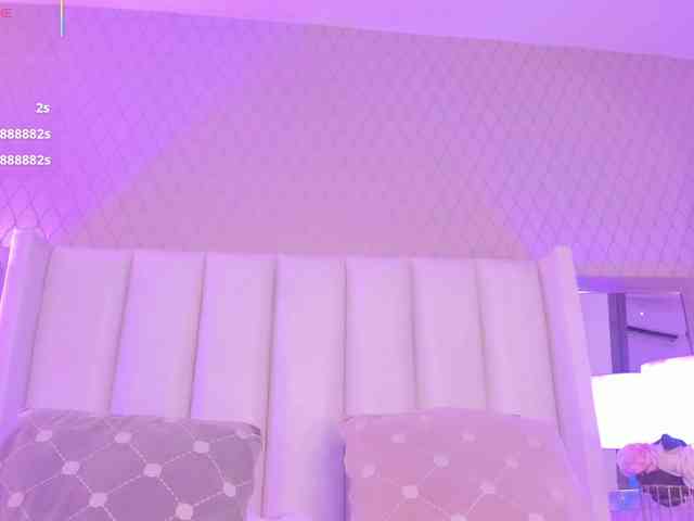 SophiaSmiiths webcam