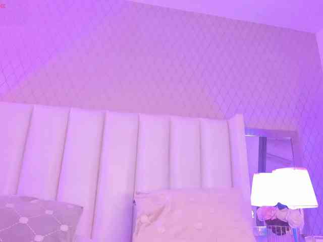 SophiaSmiiths webcam