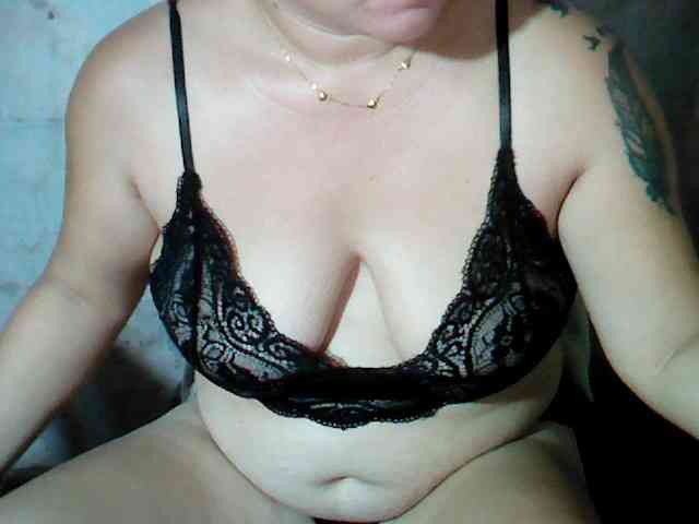 hotmama38 webcam