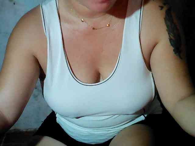 hotmama38 webcam