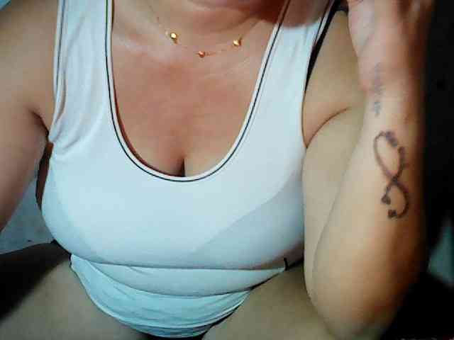 hotmama38 webcam