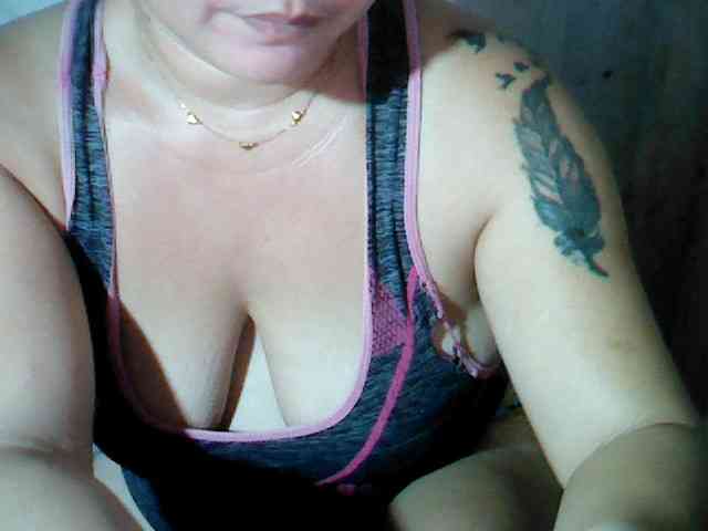 hotmama38 webcam