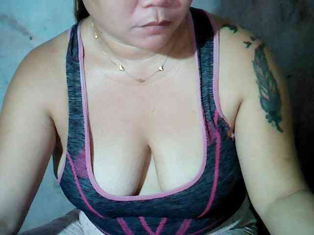 hotmama38 webcam