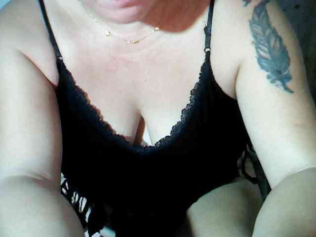 hotmama38 webcam