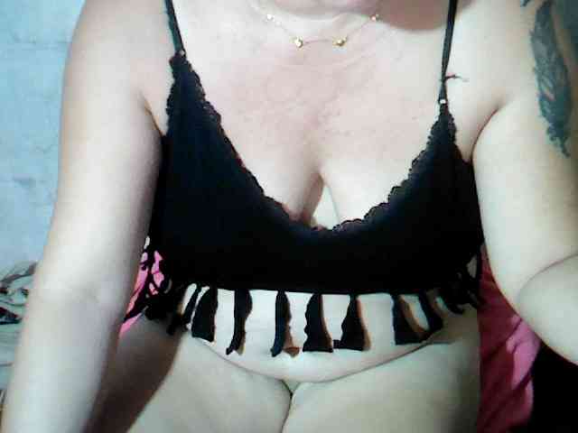 hotmama38 webcam