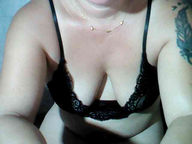 hotmama38 webcam