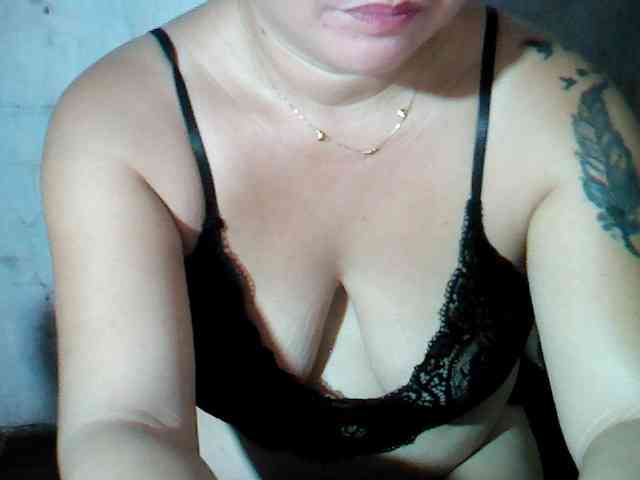 hotmama38 webcam