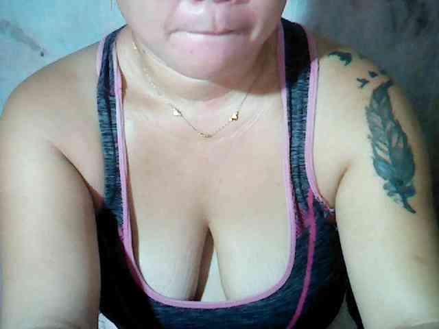hotmama38 webcam