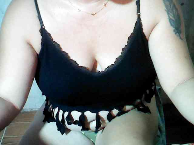 hotmama38 webcam