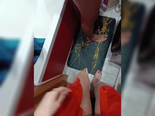 Accedi alla chat con il nickname SexyCouple69 SexyCouple69