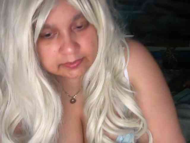 DUMBHOEMELANIE