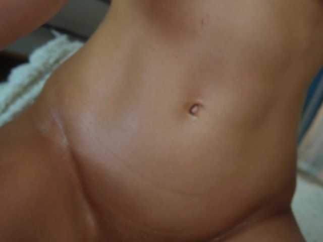 Entra en el chat con el modelo lika_ma lika_ma