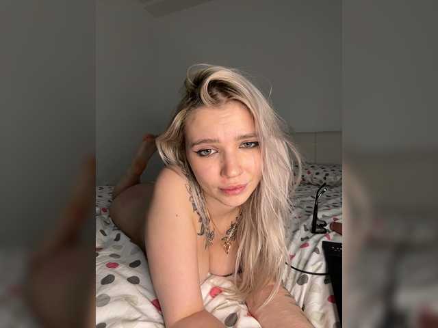 Entrez le videochat erotique avec le
modèle EmmaGoodGirl EmmaGoodGirl