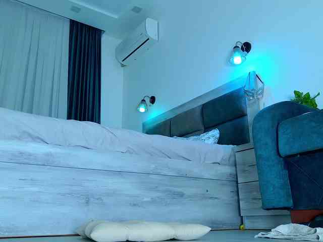 Brenda-M00n webcam