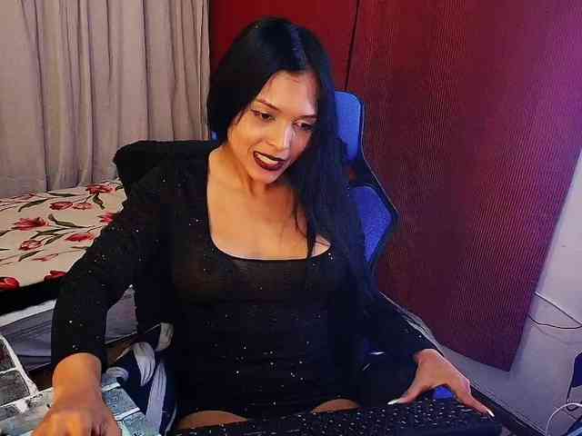 MommyJeva webcam