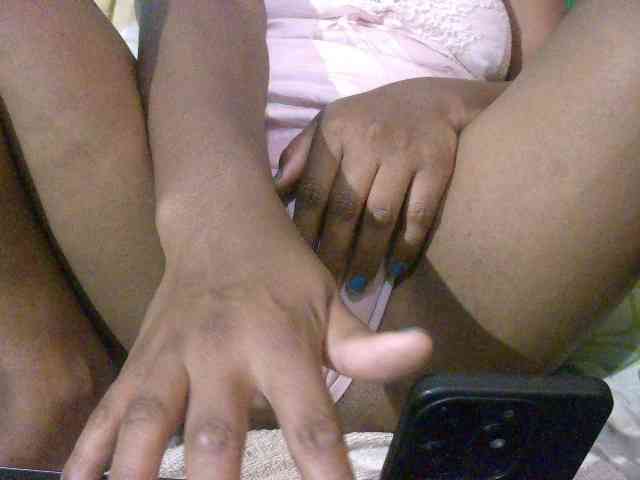 Juliesweety webcam