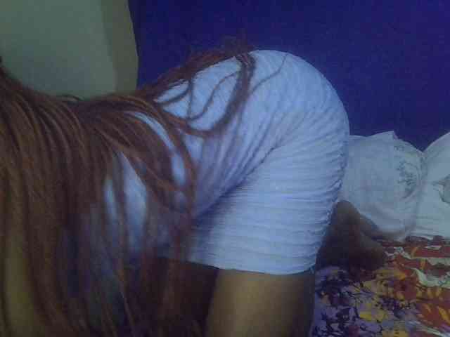 Sexybooty15 webcam
