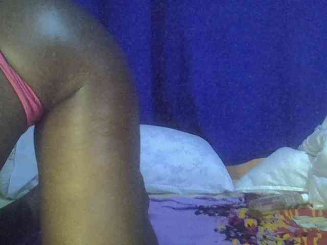 Sexybooty15 webcam